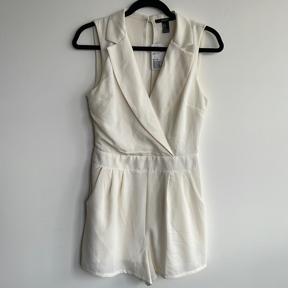Forever 21 Sleeveless Romper - Picture 1 of 5
